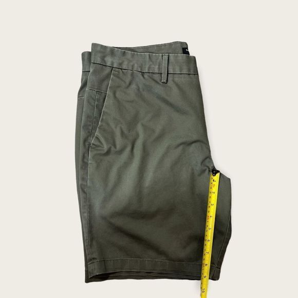 BANANA REPUBLIC AIDEN SHORT - Picture 7 of 8
